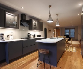 Stylish 2 bed home in the heart of Clifton