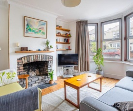 Delightful 2 bedroom family home in Bristol!