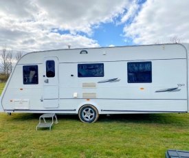 StayZo Cosy Touring Caravan With fixed Double Bed and Free Wi-Fi located in the Chiltern Hills