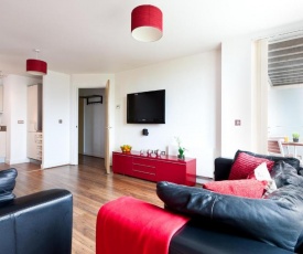 Apartment in Central MK - Bed Choice of 1 Super-king Or 2 Singles and also 2 Sofa Beds - Free Parking and Smart TV - Contractors, Relocation, Business Travellers