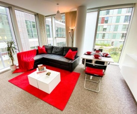 Cosy Hub Apartment in Central MK with FREE Parking, Smart TV with Netflix and Xbox by Yoko Property