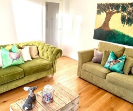 Koala and Tree - Netherhall 3 Bed House - Sleeps 8