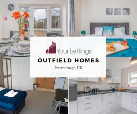 5 Bedroom Contractor House with Free Parking and Free WiFi - Outfield Homes by Your Lettings Peterborough