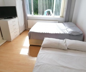 Large Private Double Bedroom in Luton