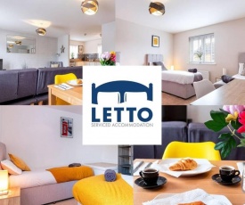 Sleeps 6, Perfect for Peterborough Gateway, Free WiFi & Parking by Letto Serviced Accommodation Peterborough