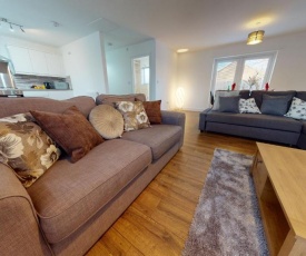 Spacious 2 Bedroom Luxury Apartment by Srk Serviced Accommodation Peterborough