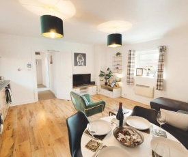 Attractive 2-Bed City Centre Apartment in Chester by 53 Degrees Property, Ideal for Groups & Couples - Sleeps 5