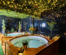 The Tudor Gathering - Events Groups - Up To 30 - Hot Tub