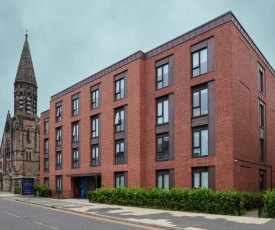 Zeni Apartments, 5 Bed Apartment in Central Chester