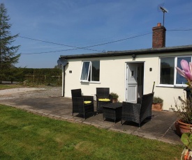 Yew Tree Bungalow, Onneley, Cheshire (Sleeps 4)