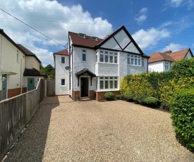 Ascot stunning and modern 4 bedroom town house with 156 sq ft garden office