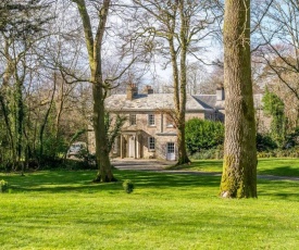 Secluded Manor House with pool and tennis court