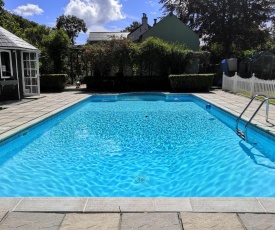 Captivating Isolde Cottage with pool near St Ives