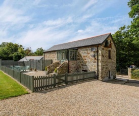 Beautiful Stone Cottage in Dunmere with Garden