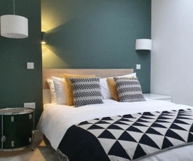 The Taylor Suite - Stunning 2-ensuite beds, Cathedral view roof garden