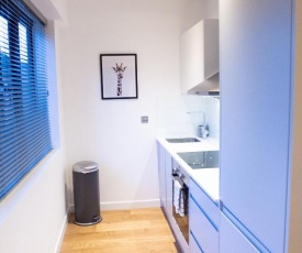 Stylish and Clean 1 Bed Apartment Maidenhead Town center