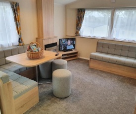 Cozy 3 bedroom Caravan, Sleeps 8, at Parkdean Newquay Holiday Park