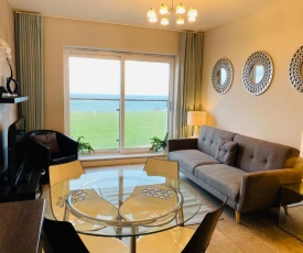 New for 2021 Luxury Apartment, stunning Sea Views & beach is a short walk away