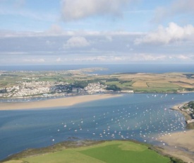 Edge of Padstow, 2 bedroom luxury lodge