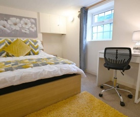 Four Bedroom House - Reading Town Centre