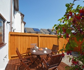 Modern Holiday Home in Padstow with Private Garden