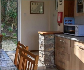 Thyme cottage with hot tub and parking Padstow Cornwall SATURDAY CHANGE 7 DAY STAYS ONLY