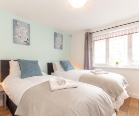 Modern 2 Bedroom Apartment in Reading Town Centre