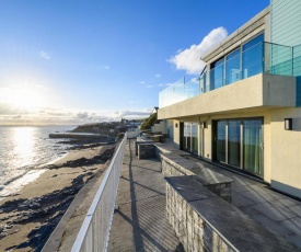 Porthleven Villa Sleeps 8 with WiFi