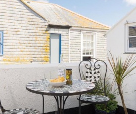 Beautiful Cottage with Terrace - Centre of St Ives