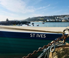 Waves End, St Ives, Hot tub and Parking