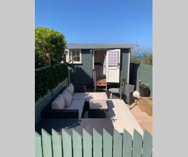 Trevone Luxury Shepherds hut close to the beach