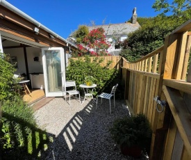 1-Bed sunny studio apartment in Tregony Truro