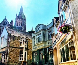 Old Bridge Street EN SUITE ROOMS, ROOM ONLY next to Cathedral