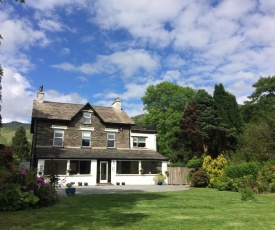 Lake View Country House