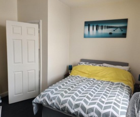 1 bedroom apartment-Free Wifi+Free Netflix +More