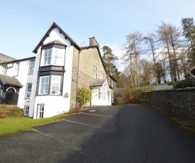 Great location, quiet yet 5 mins to Bowness centre, with walks from the door and parking