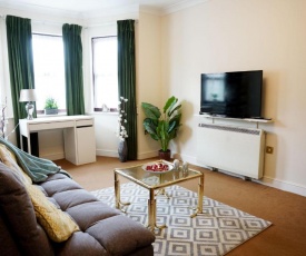 18 PARKGATE Dreams Unlimited Serviced Accommodation- SloughHeathrow