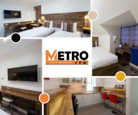 Heathrow-Windsor Serviced House by Metro Serviced Apartments ,Free Parking & WiFi