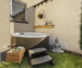 Ellerthwaite Place - 2 Bedrooms with Hot Tub