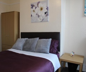 John St Town House - Self Catering - Guesthouse Style - Great Value Family and Double Rooms