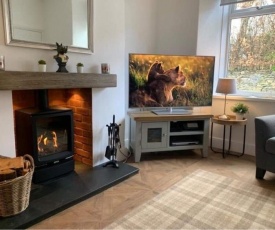 Woodland Cottage - cosy dog friendly cottage in the heart of Windermere