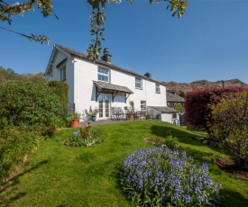 Comfortable Holiday Home with Manicured Garden at Elterwater