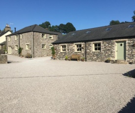 Helm Mount Lodge & Cottages