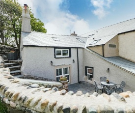 Cottage in the Hill