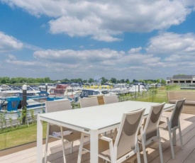 LUXURY LODGE RIVER THAMES - WINDSOR MARINA - PARKING