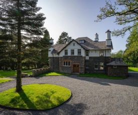 Luxury - Contemporary - Lakeland Home - Sleeps 10 - Stunning Lake Views