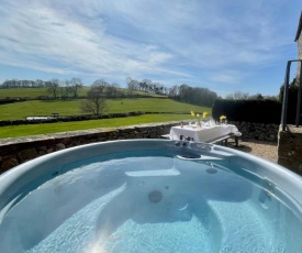 Priesthill at Harthill Hall own Hot Tub 8am-10pm, private use of indoor pool and sauna 1 hour per day