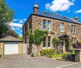 Lynwood - Victorian Home in the Peak District