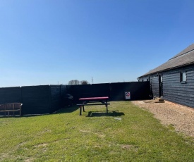 THE COW SHED 2-Bed Apartment in Bradwell on Sea