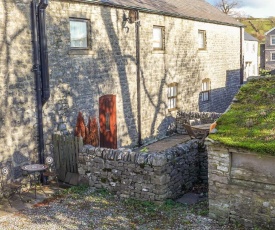 2 Primitive Mews